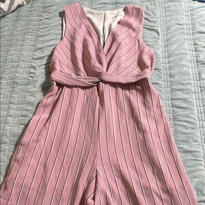 Women’s Pink gray & white Sleeveless Jumper fits like size 6